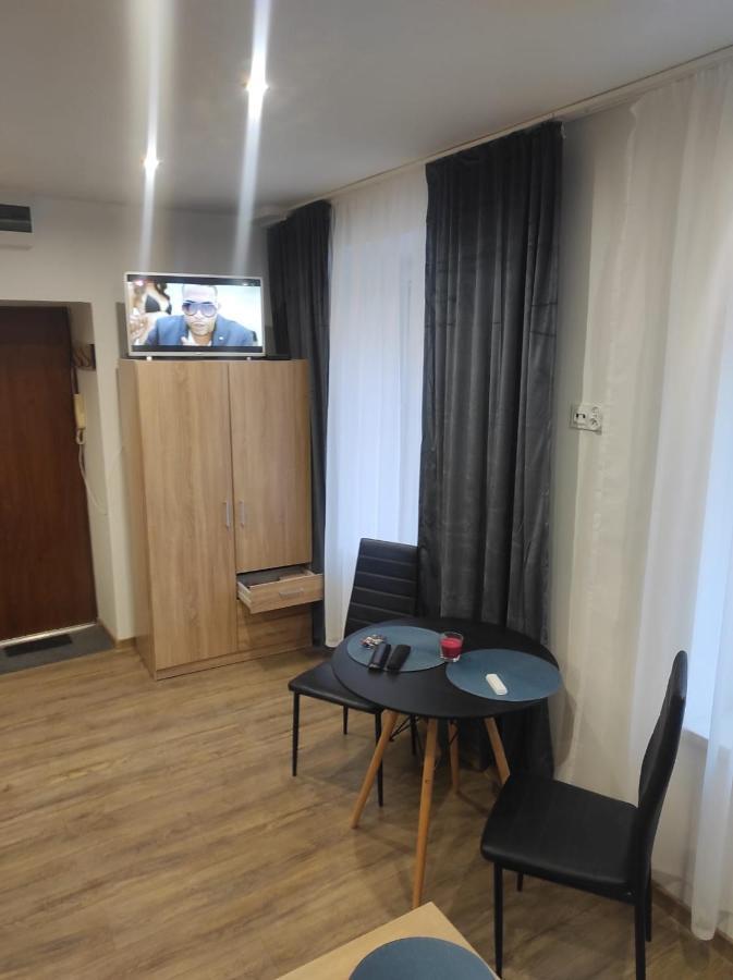 Walbrzych Pilsuckiego News Apartamentアパートメント エクステリア 写真