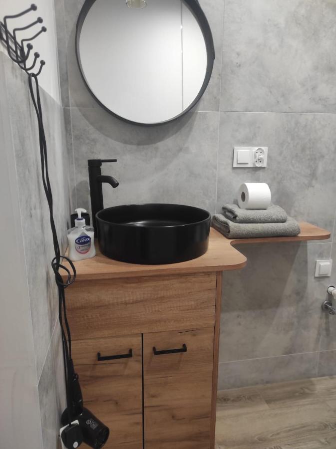 Walbrzych Pilsuckiego News Apartamentアパートメント エクステリア 写真